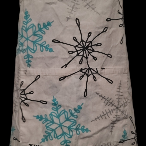 ❄️Woman OSFM Snowflake Apron❄️ - Picture 3 of 4